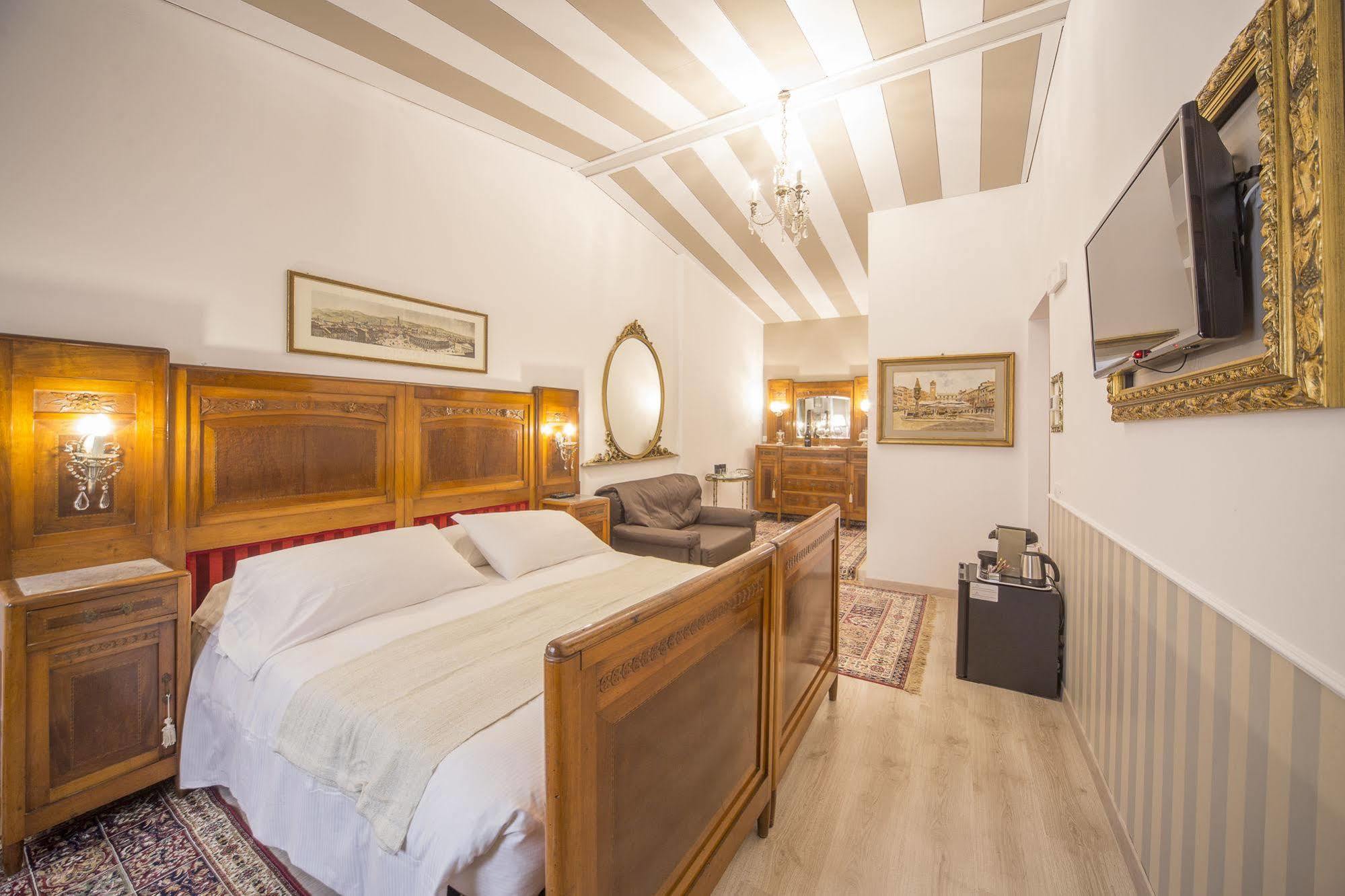 Corte Realdi Boutique Rooms Verona Exterior photo